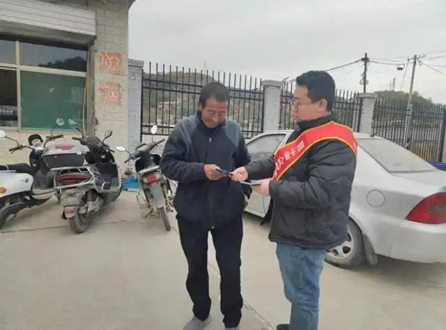 人保财险山西临汾隰县支公司开展“反洗钱宣传进乡村”活动 筑牢基层金融防线